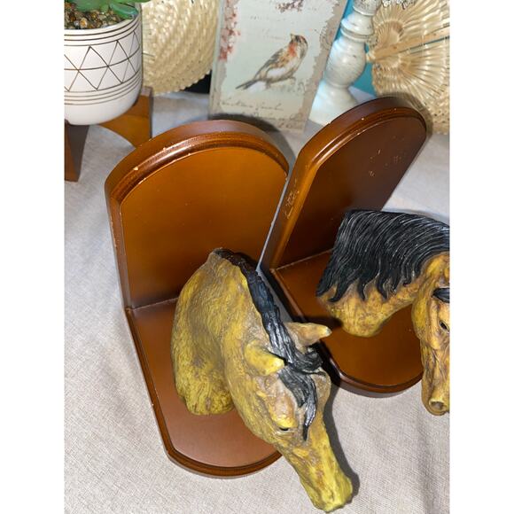 Pair Horse Head Set Bookends Perfect For Bookshelf or Library - Picture 12 of 12